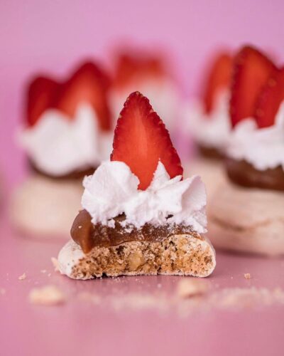 Pavlova bites